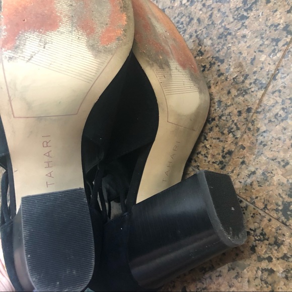 Tahari TA-Post Black Peep Toe Classic Pumps - Picture 6 of 10